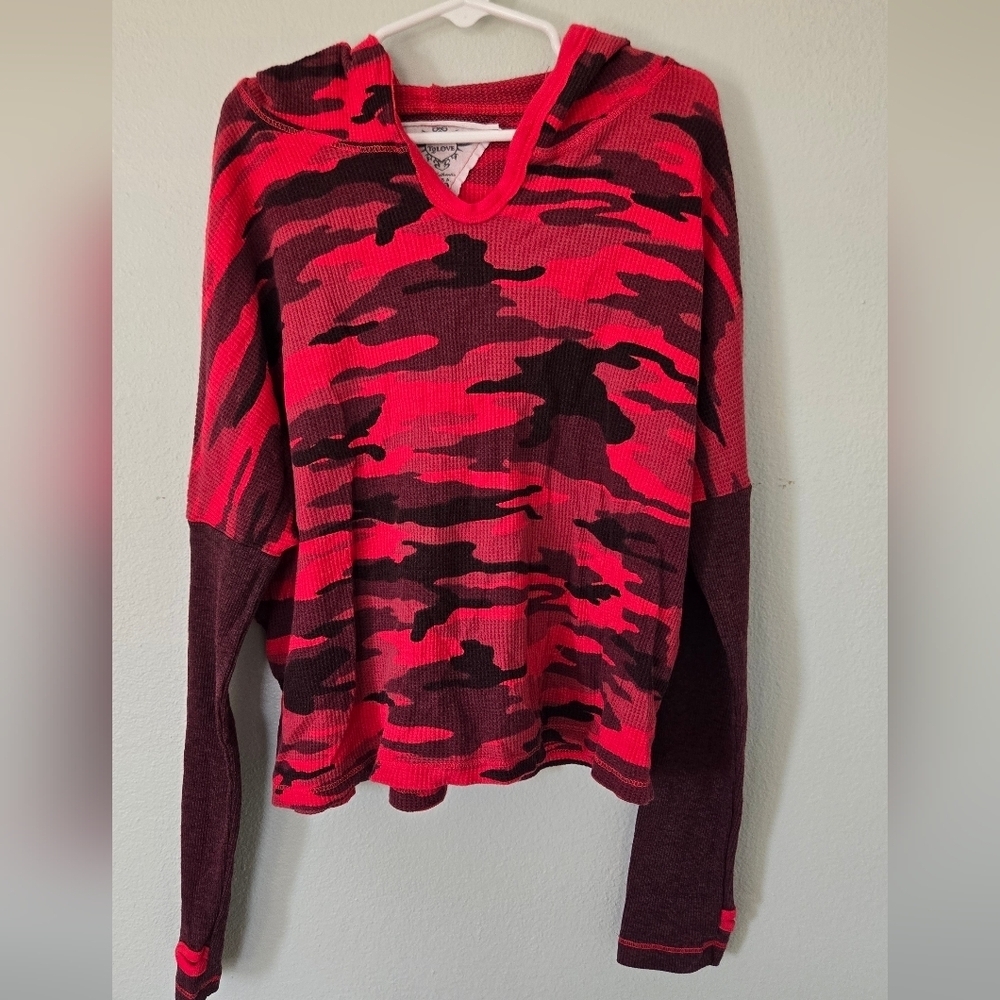 T2Love Red Camo Girls Hooded Shirt size 10